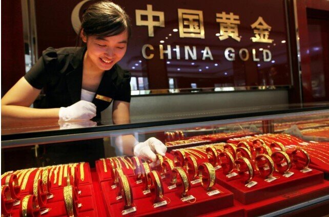 Giới siêu giàu bất ngờ bán nhà để gom vàng
