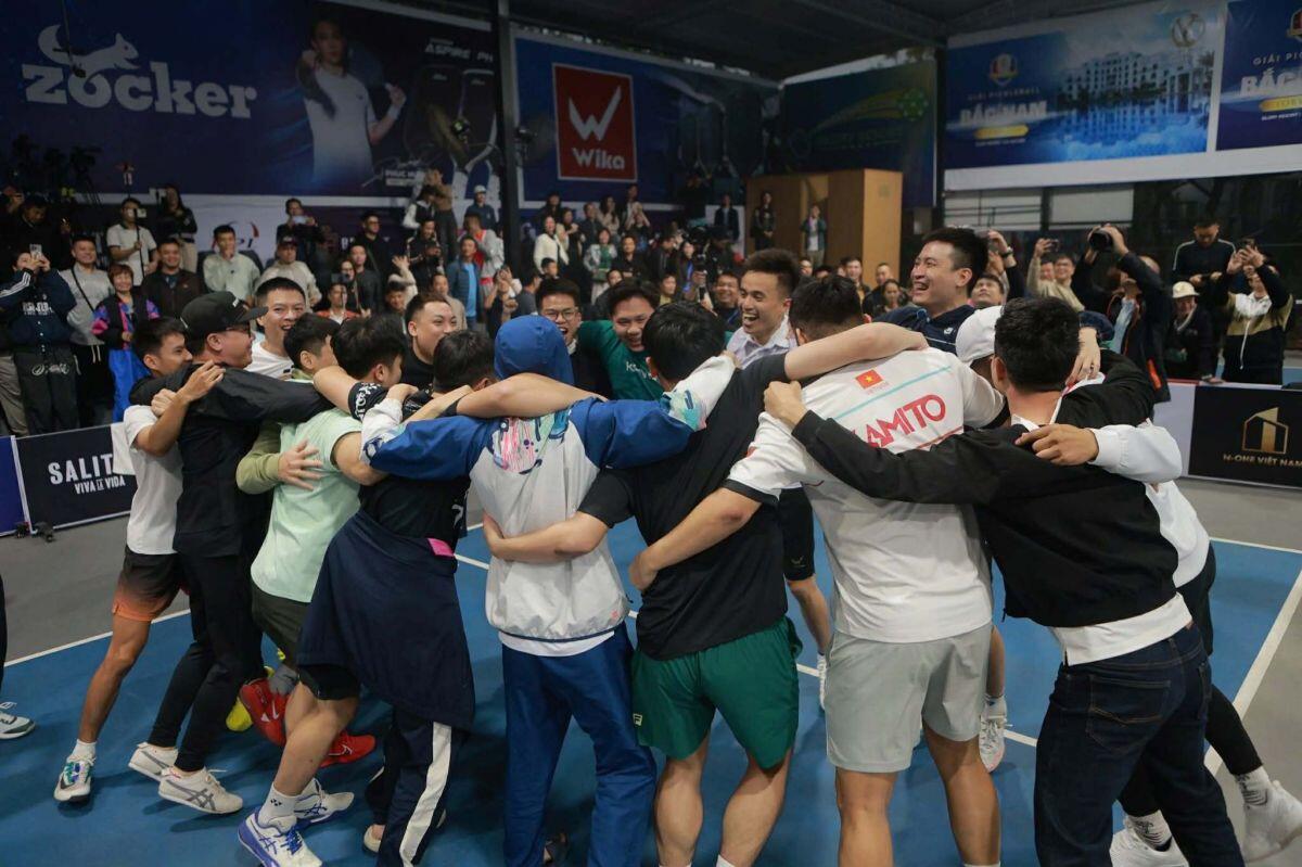 Giải Pickleball Bắc – Nam Glory Cup 2026: Tuyển miền Bắc " lội ngược dòng" giành chiến thắng thuyết phục trước tuyển miền Nam.