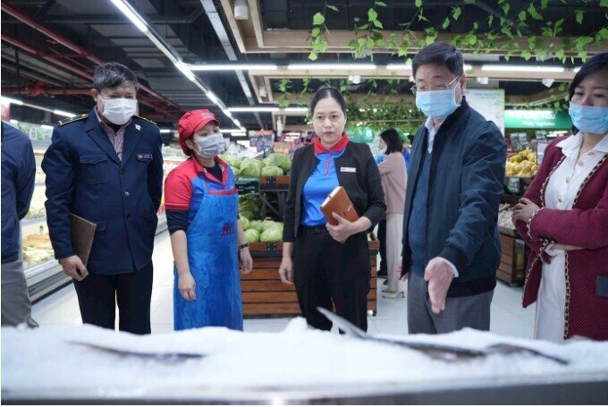 Hà Nội: Phát hiện nhiều sản phẩm tươi sống tại siêu thị không có hạn sử dụng