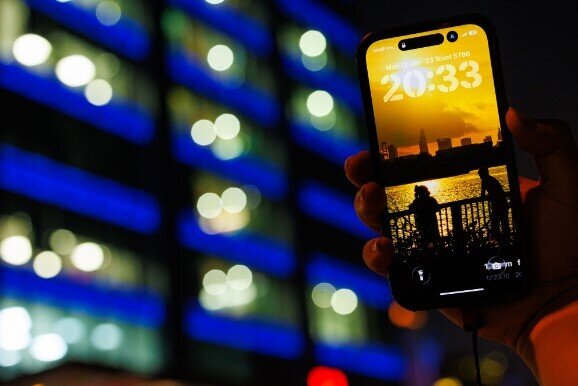 Khi TP.HCM lên đèn, dân văn phòng Viettel, VPBank, JP Morgan vẫn miệt mài làm việc