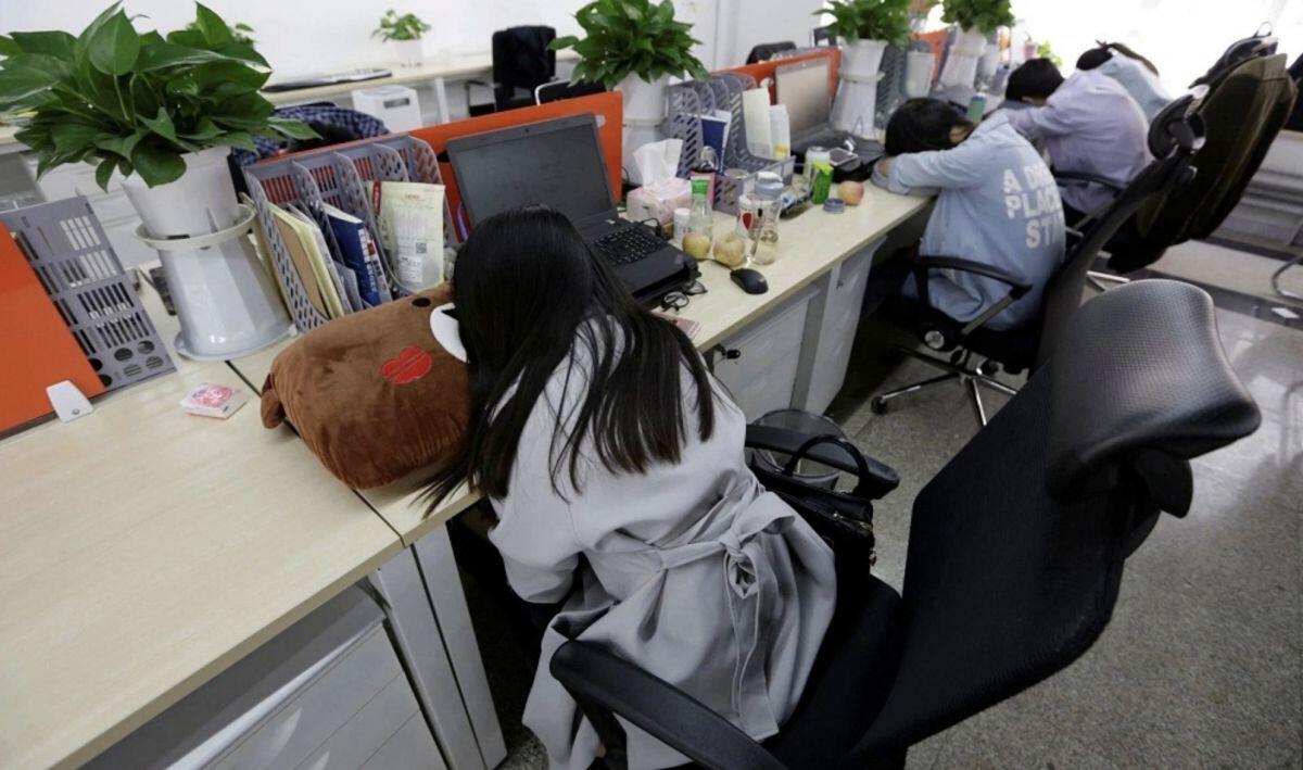 'Làm việc 40 giờ một tuần để người Việt bắt kịp thế giới'