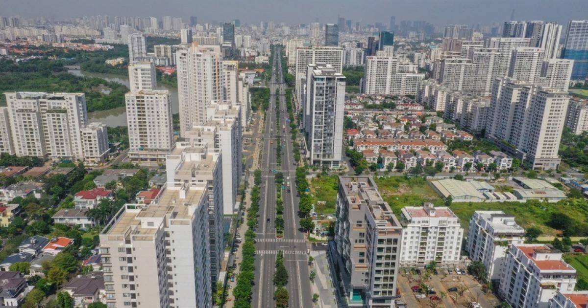 Năm 2026 rót tiền vào chung cư hay nhà liền thổ?