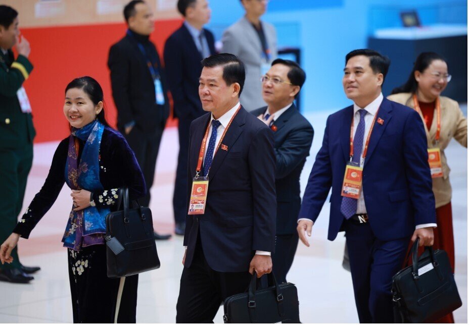 Chi tiết quy trình bầu Bộ Chính trị, Tổng Bí thư, Ban Bí thư khóa mới