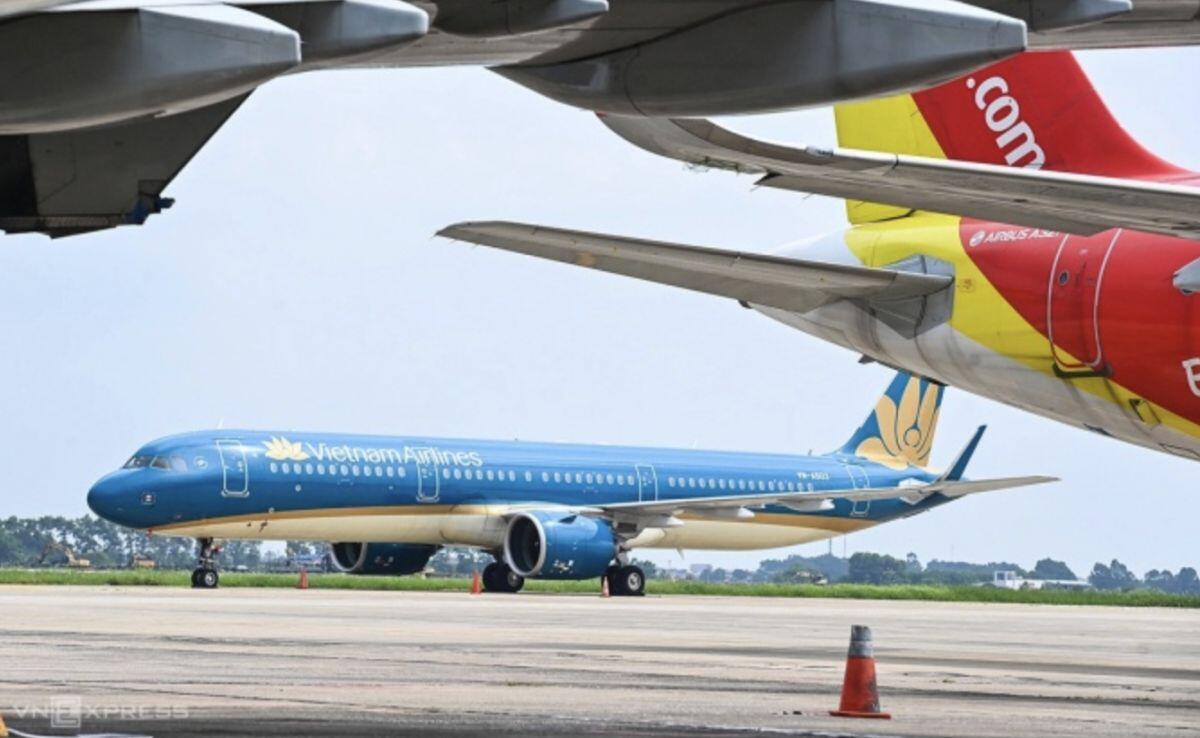 Giá vé máy bay, tàu Tết tăng cao dù nguồn cung kỷ lục