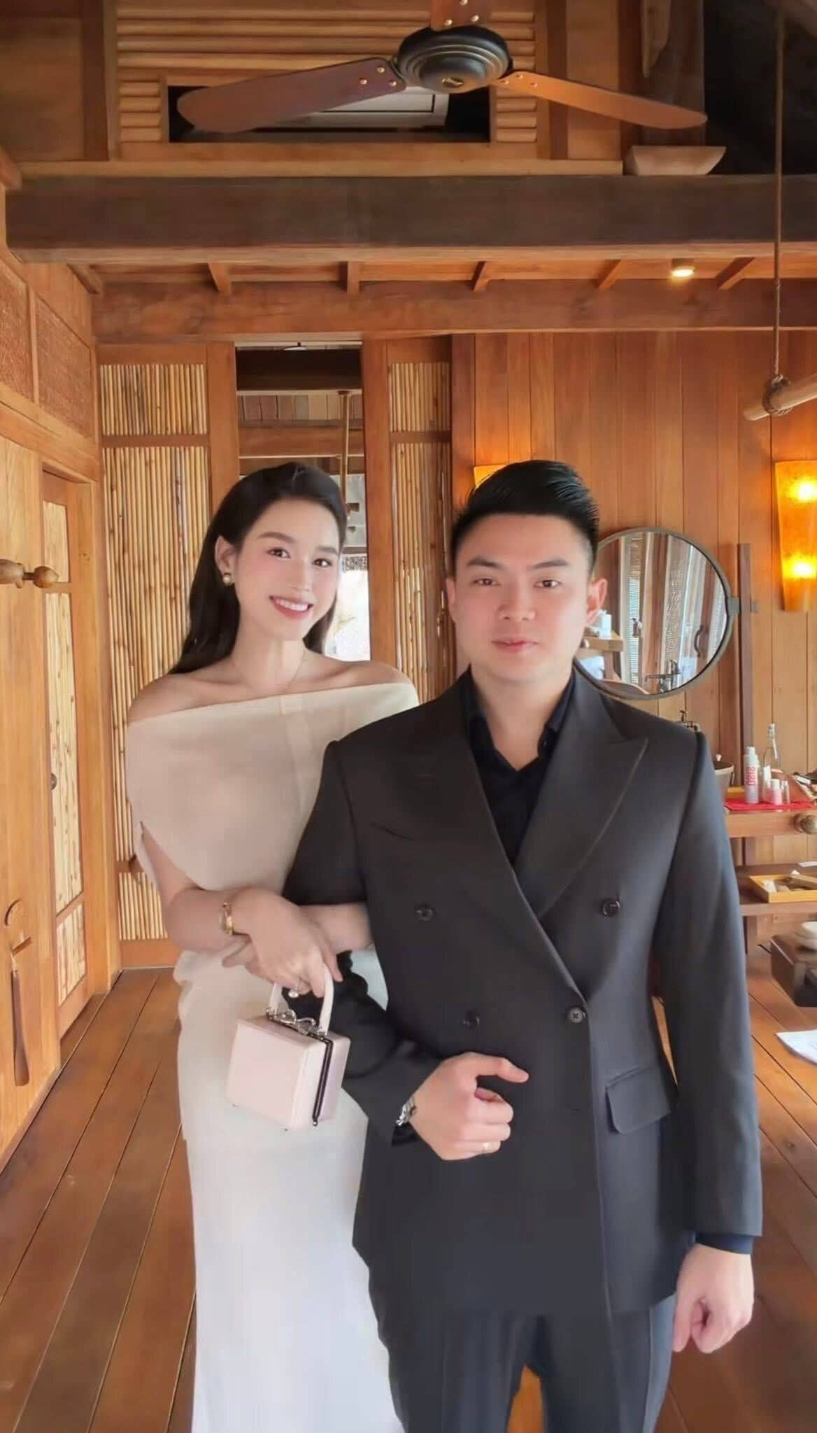 Hé lộ bên trong lễ hằng thuận của Phương Nhi - Minh Hoàng: Rước dâu bằng VF9 mui trần, dâu rể dính như sam