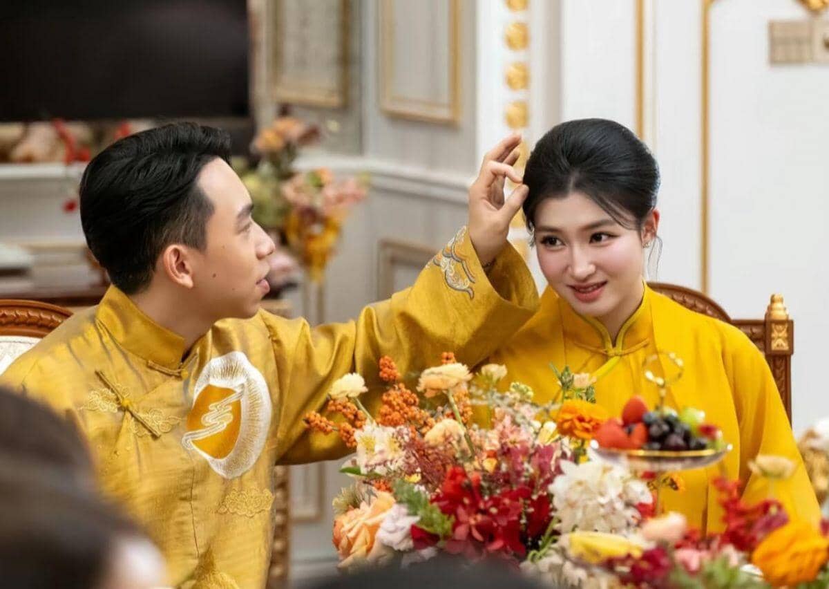 Hé lộ bên trong lễ hằng thuận của Phương Nhi - Minh Hoàng: Rước dâu bằng VF9 mui trần, dâu rể dính như sam