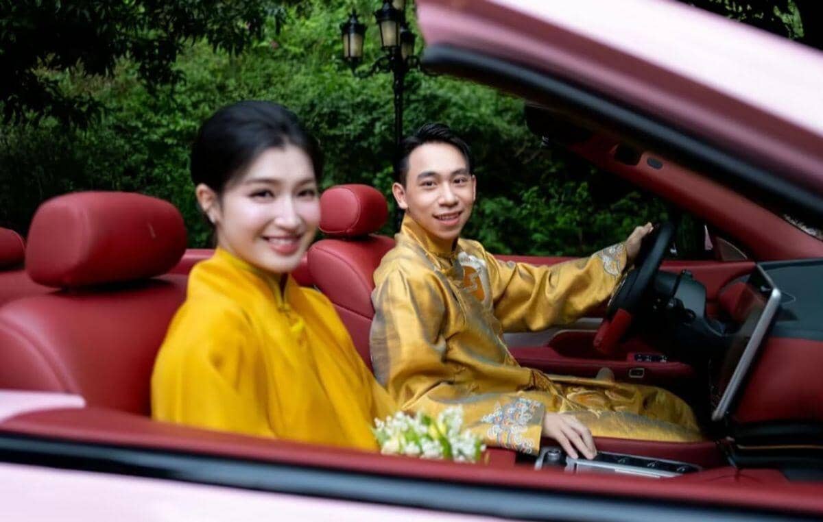 Hé lộ bên trong lễ hằng thuận của Phương Nhi - Minh Hoàng: Rước dâu bằng VF9 mui trần, dâu rể dính như sam