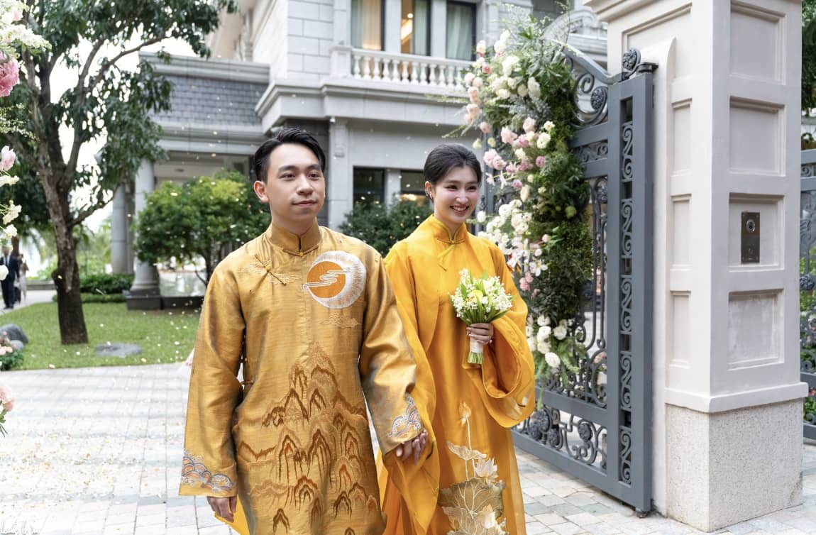 Hé lộ bên trong lễ hằng thuận của Phương Nhi - Minh Hoàng: Rước dâu bằng VF9 mui trần, dâu rể dính như sam