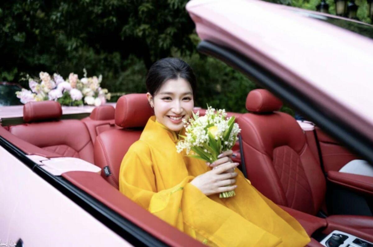 Hé lộ bên trong lễ hằng thuận của Phương Nhi - Minh Hoàng: Rước dâu bằng VF9 mui trần, dâu rể dính như sam