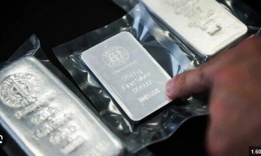 Giá bạc tăng phi mã, chuyên gia phát cảnh báo rủi ro điều chỉnh