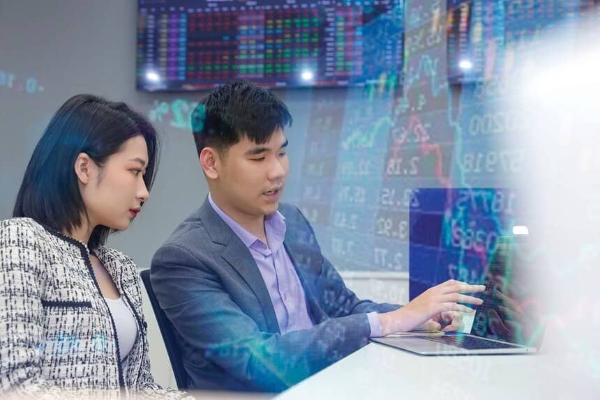 Bán hay giữ cổ phiếu ngân hàng “quốc doanh”?