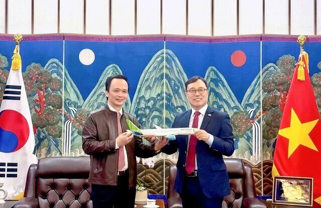 Trước ngày ông Trịnh Văn Quyết xuất hiện trở lại, hệ sinh thái FLC tăng vốn 1.900 tỷ, cổ phiếu đồng loạt rời sàn
