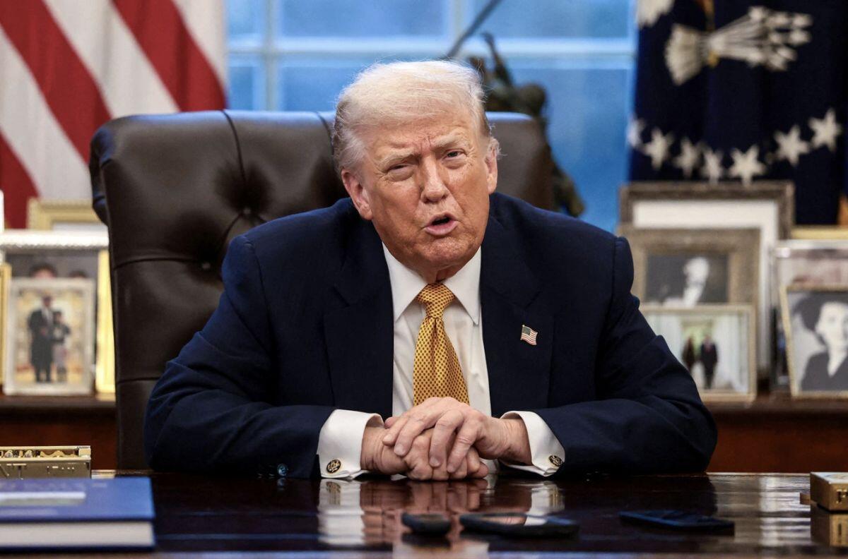 Tổng thống Trump ký sắc lệnh áp thuế các nước cung cấp dầu cho Cuba