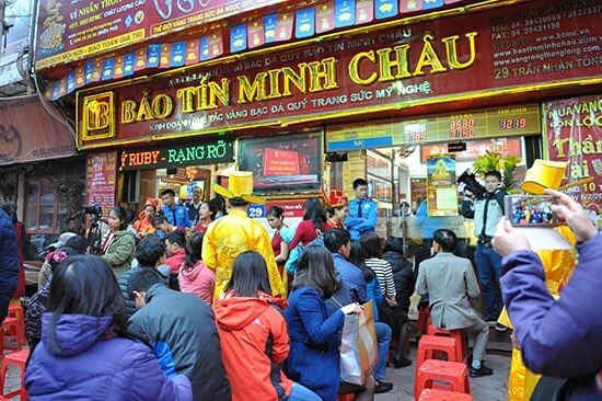 Cẩn trọng trước biến động của giá vàng