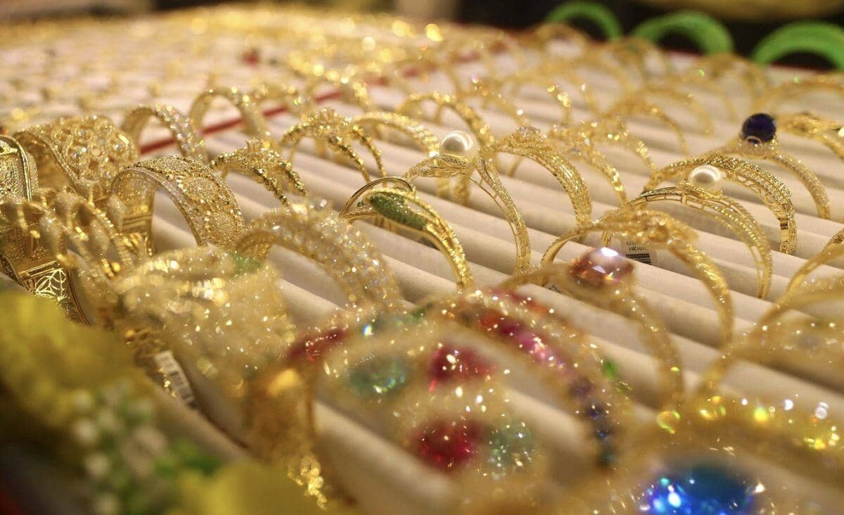 Vàng thế giới sốt nóng, vì sao người Việt quay lưng suốt 6 quý liền?