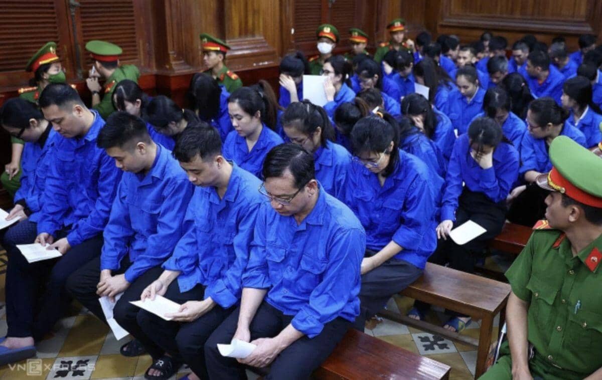 Sếp doanh nghiệp cấp 218.000 phiếu thử nghiệm giả bị phạt 27 năm tù