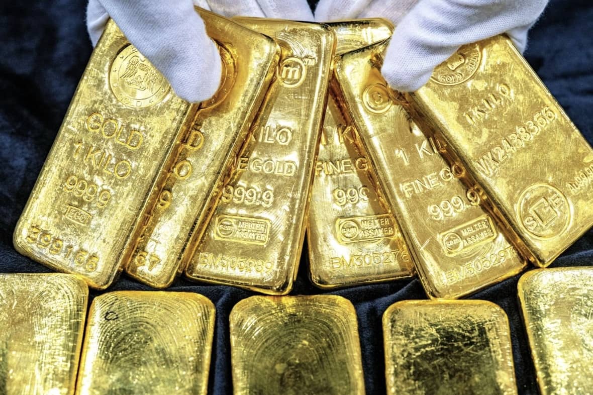 Tôi mất trắng 21 tỷ đồng và 200 cây vàng”: Bi kịch sau lời mời gọi ‘không thu phí gia công’