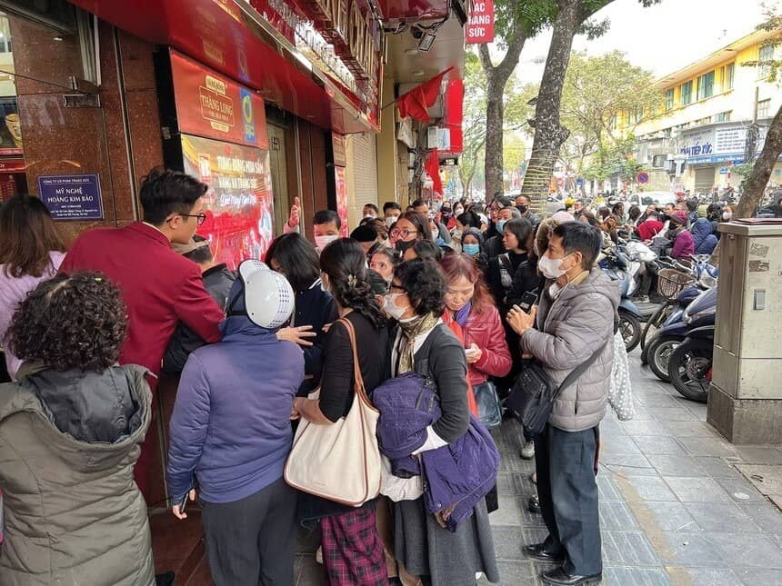 Khi nào Việt Nam có sàn vàng?