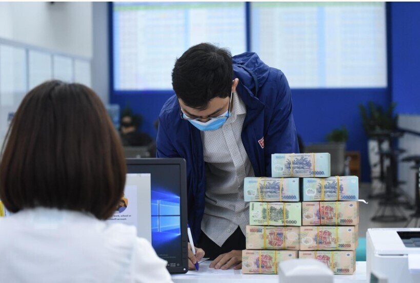 Kỷ nguyên “tiền rẻ” dần lùi xa, người mua nhà và nhà đầu tư chịu áp lực lãi vay