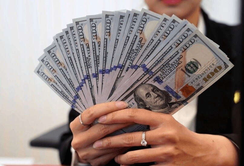Từ phi đô la hóa đến “giao dịch phá giá tiền tệ”: Đồng USD quyết định số phận của vàng ra sao?