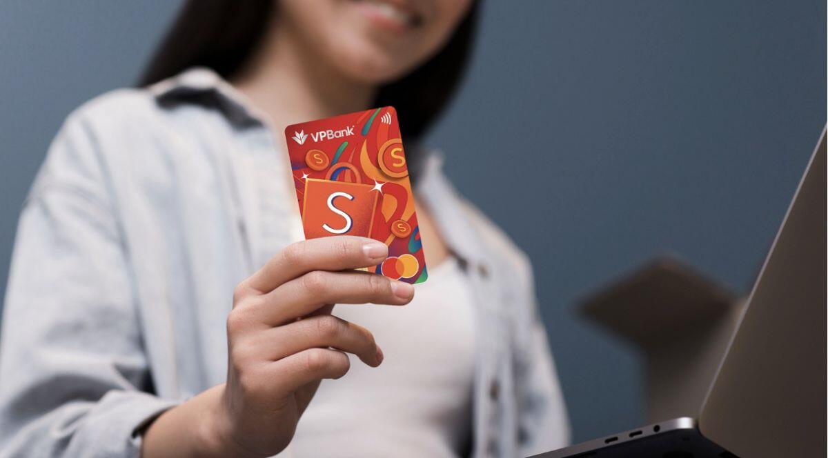 Nhẹ gánh sắm Tết nhờ bí kíp VPBank S Rewards Mastercard