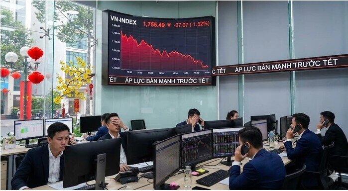 Dòng tiền rút mạnh trước Tết, thị trường chứng khoán chìm trong sắc đỏ