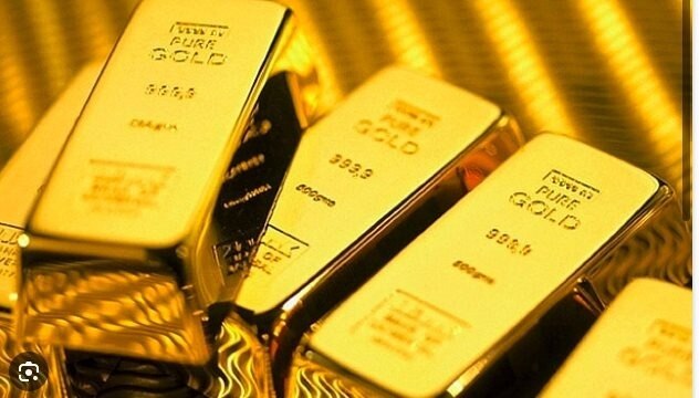 Giá vàng thế giới trải qua một tuần đầy biến động