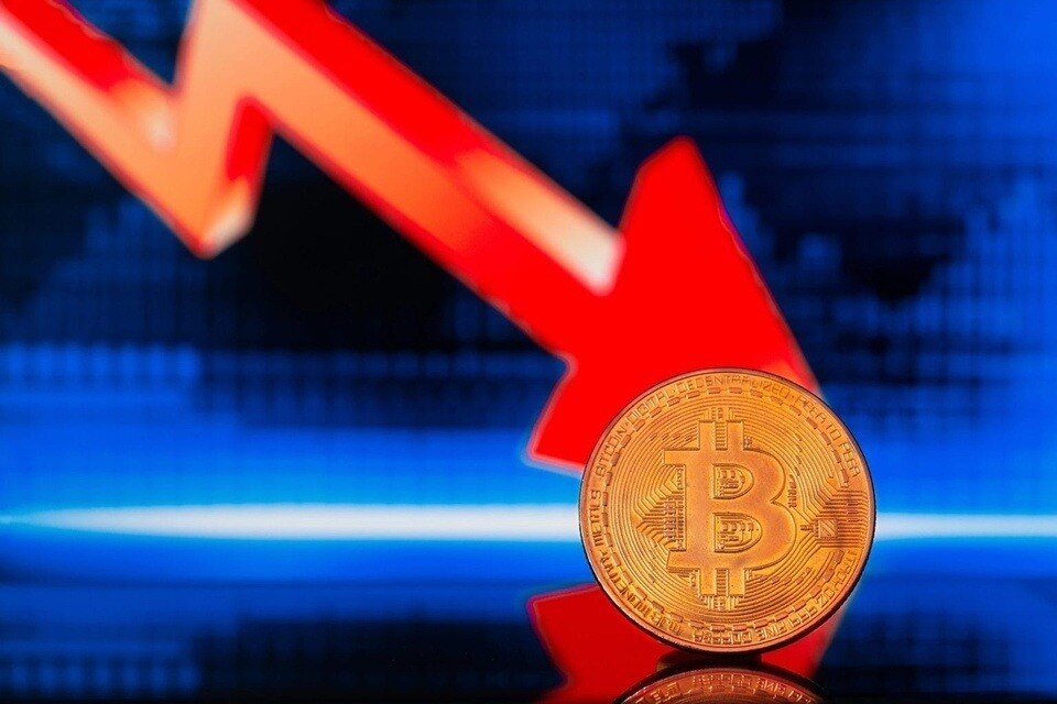 Vàng "độc diễn", Bitcoin "hụt hơi"