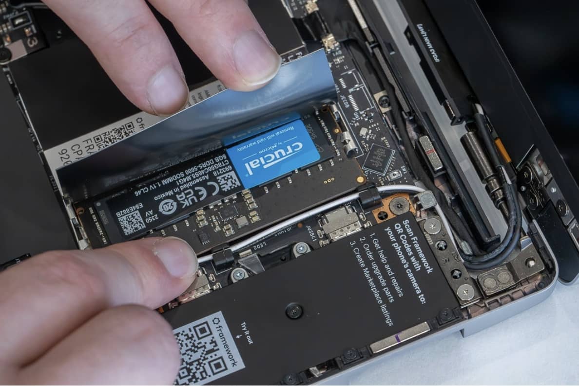 RAM, SSD tăng giá “dựng đứng” vì AI: Đắt hơn cả vàng, dân nâng cấp máy tính kêu trời