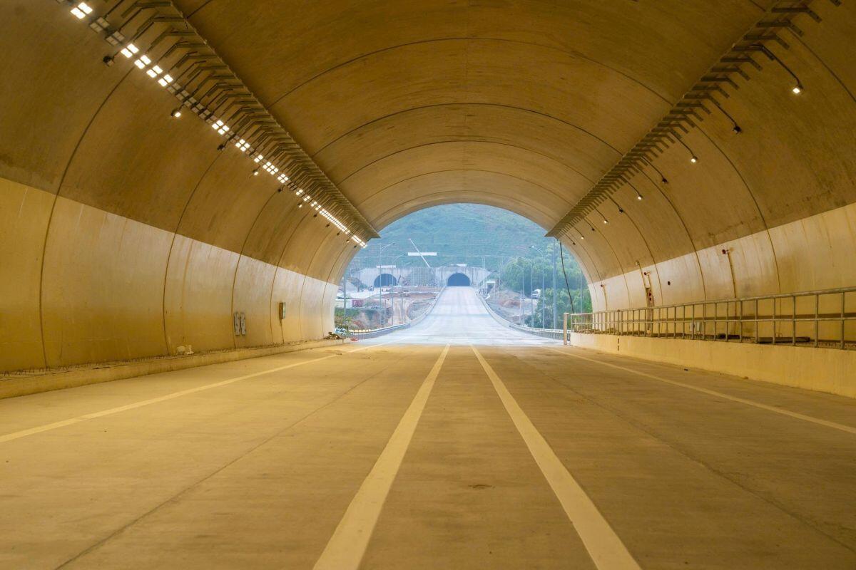 Đèo Cả (HHV) liên tiếp trúng thầu quản lý vận hành các dự án thành phần cao tốc Bắc – Nam