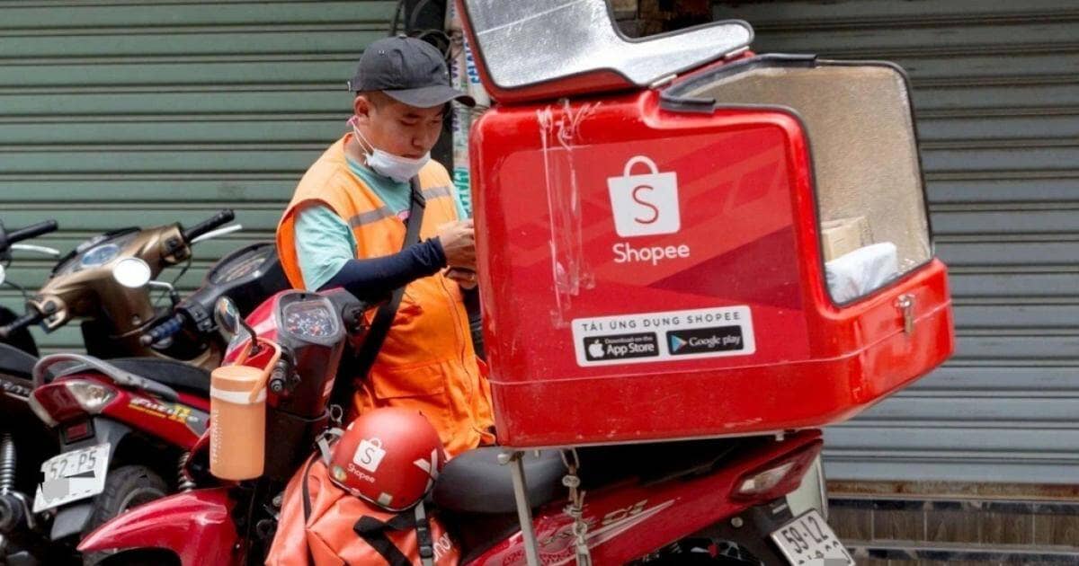 "Cơn khát" shipper và những kiện hàng "mắc cạn"