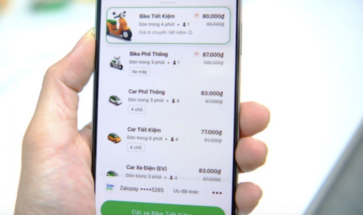 Giá tăng gấp đôi vẫn khó gọi xe những ngày cận Tết