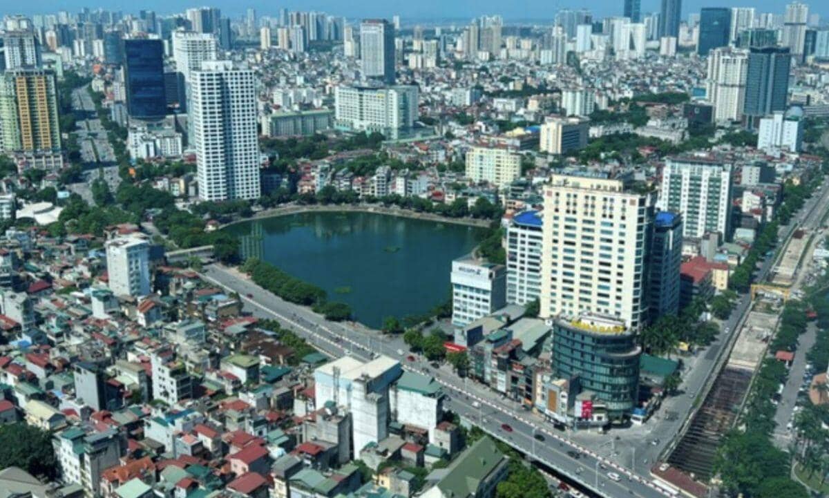 Hà Nội dự kiến di dời hơn 860.000 người: Bất động sản trung tâm và vùng ven sẽ “đổi ngôi”?