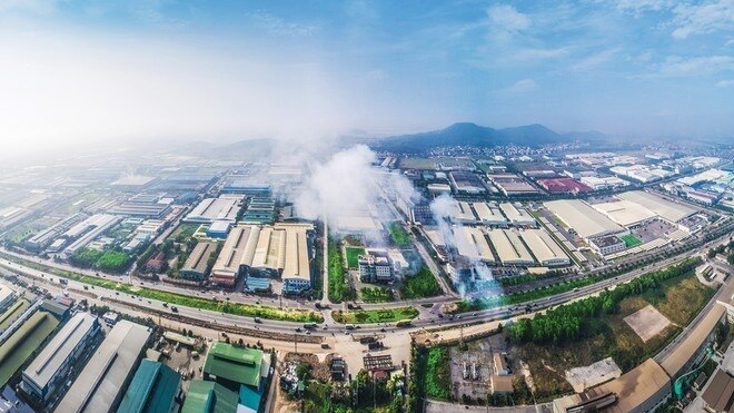 Cú bứt tốc của "nhà xưởng"