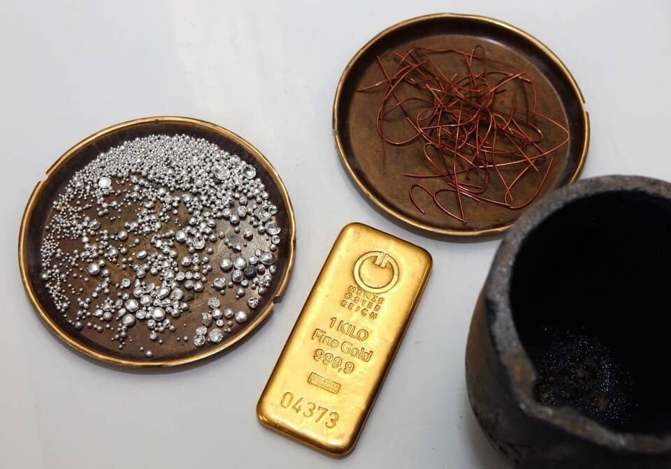 Bitcoin hay Vàng: Ai giữ "chìa khóa" quyền lực?
