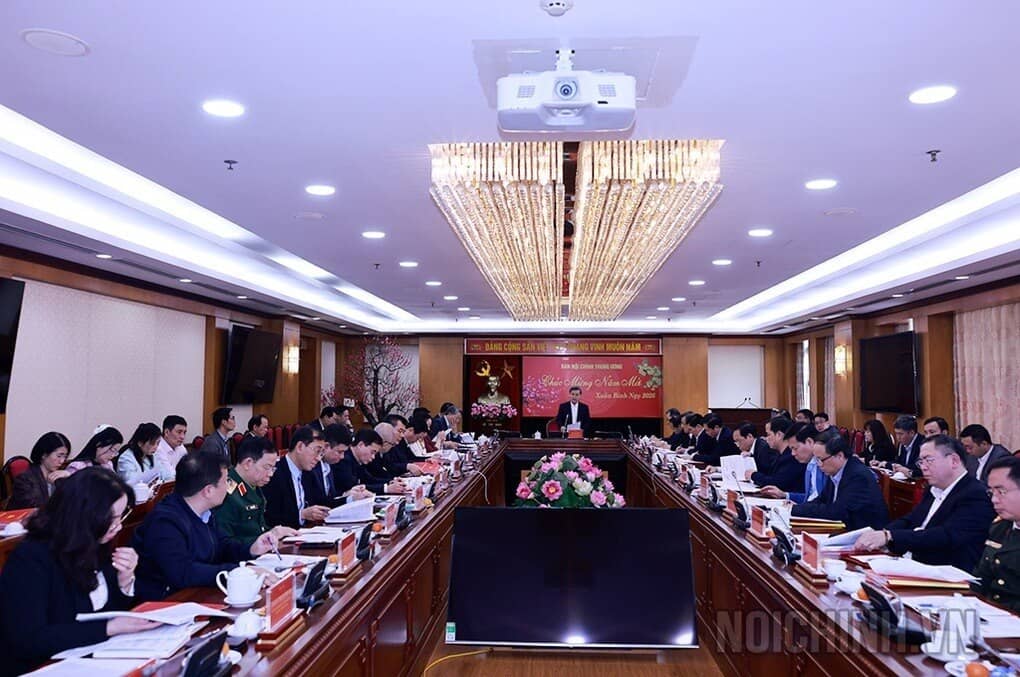 "Khóa" kẽ hở quyền lực, chặn cửa tham nhũng