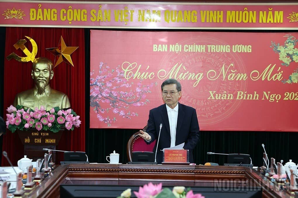 "Khóa" kẽ hở quyền lực, chặn cửa tham nhũng