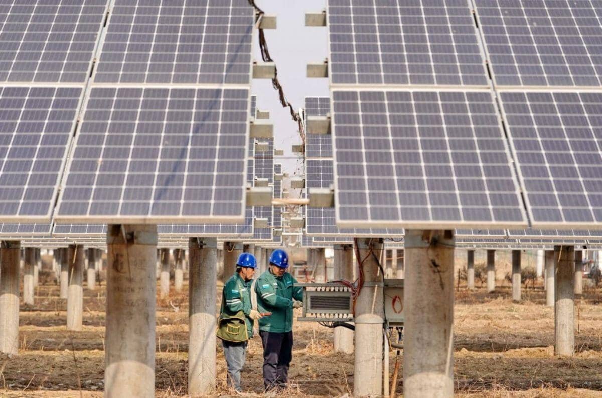Năng lượng sạch bất ngờ ‘gánh’ hơn 1/3 GDP của Trung Quốc