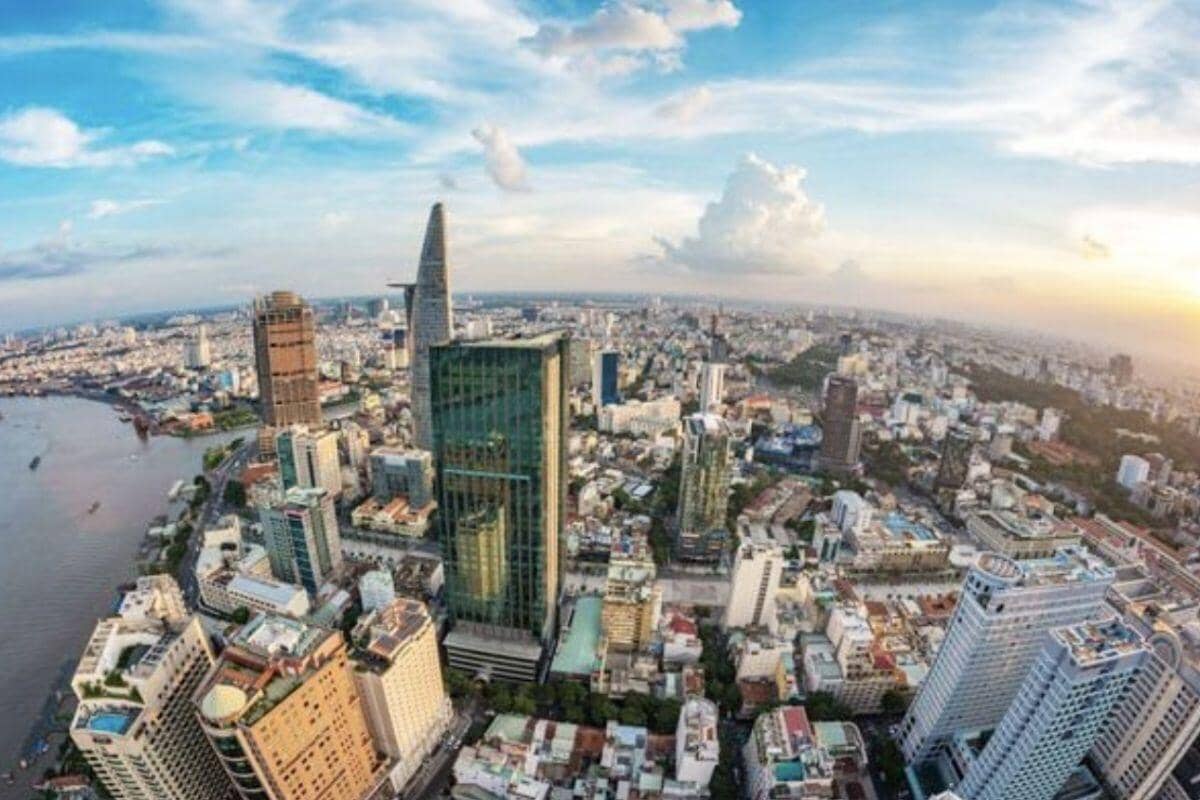 Bất động sản 2026: Rời "xương sống" ngân hàng, tìm vốn trên sàn