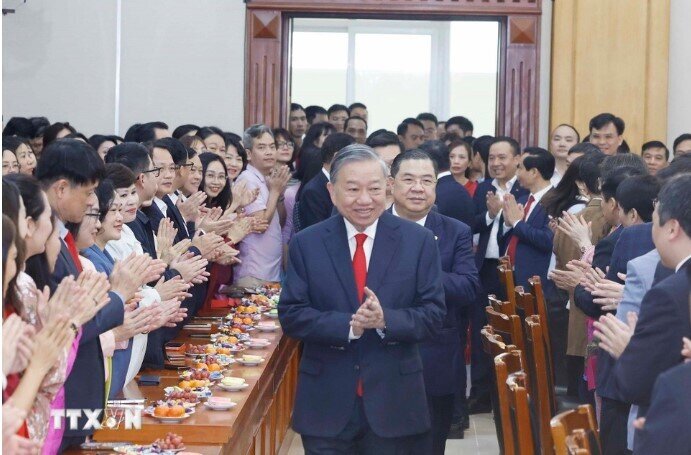 Tổng Bí thư: Bắt tay ngay vào công việc, nhanh chóng trở lại nhịp độ công tác bình thường