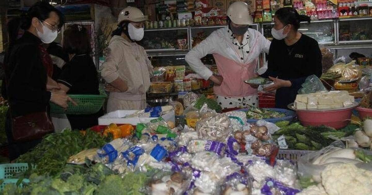 Sau Tết, nhiều loại thực phẩm giảm giá 20%