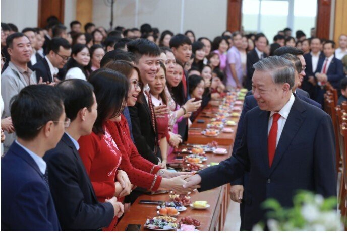 Tổng Bí thư: Bắt tay ngay vào công việc, nhanh chóng trở lại nhịp độ công tác bình thường