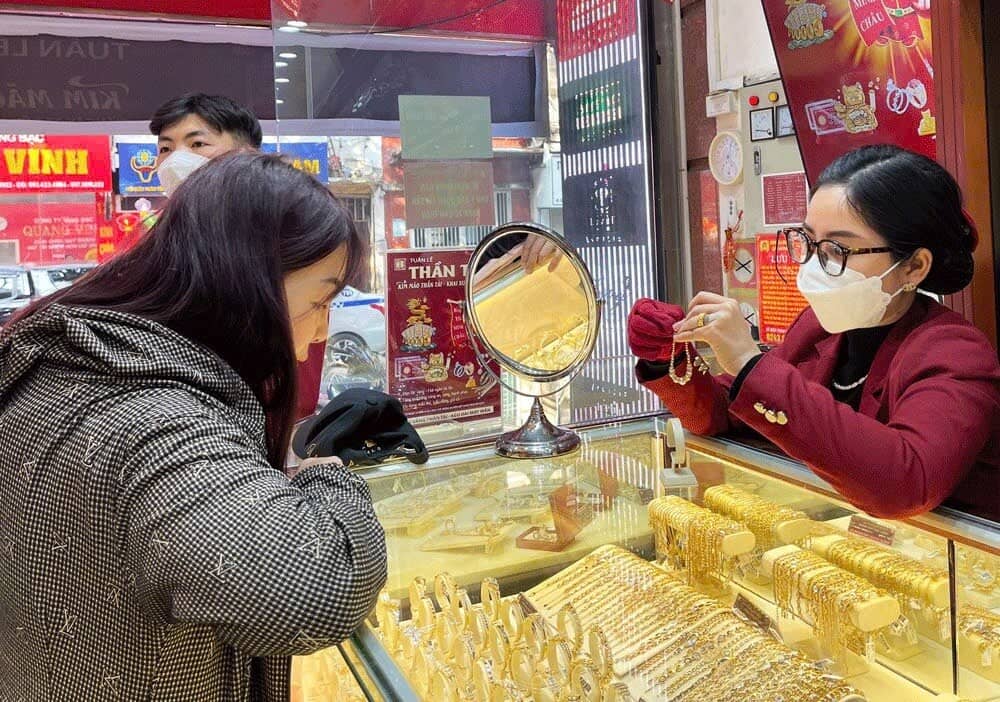 Khi "cơn say" đầu cơ đi qua