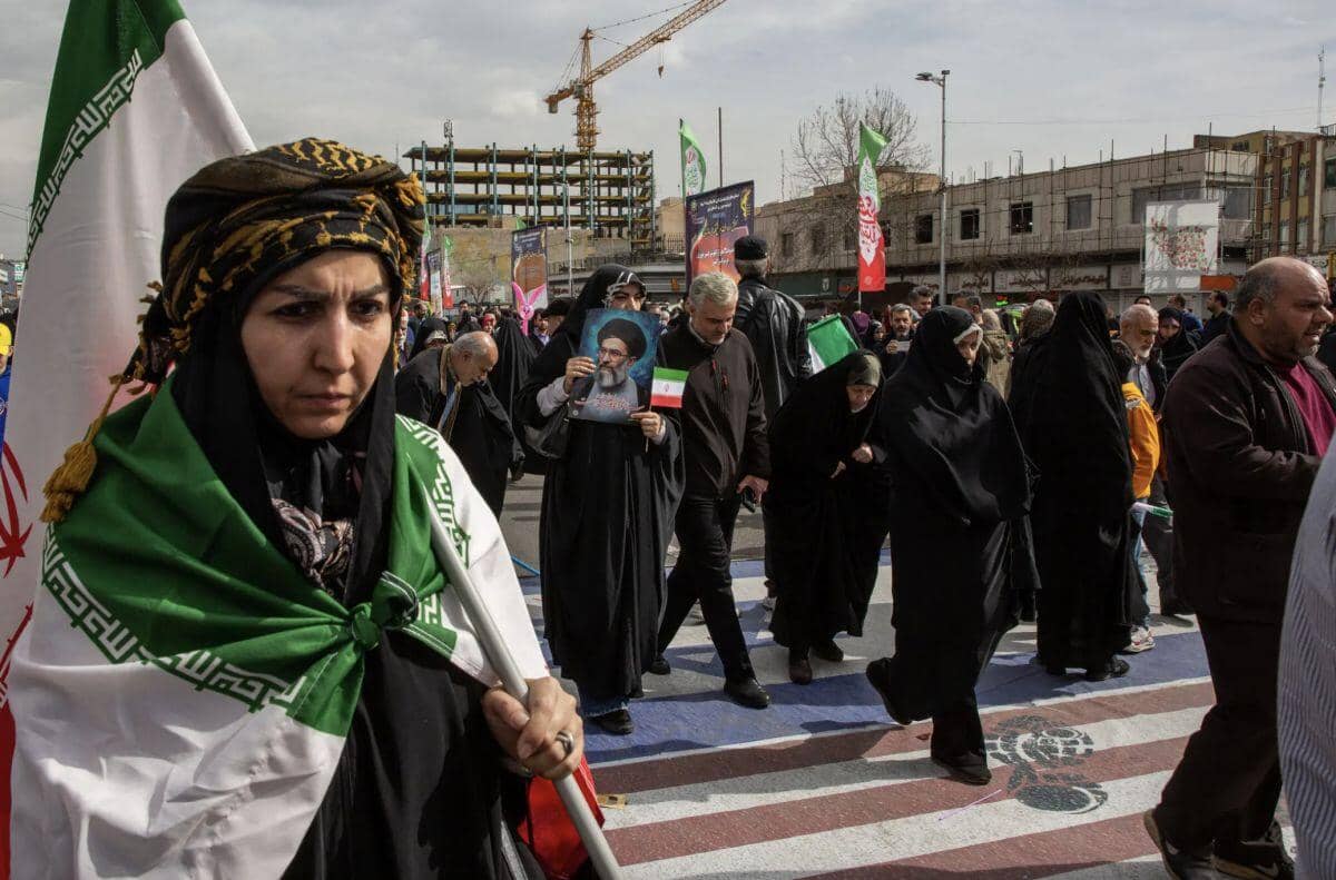 Iran kích hoạt kịch bản thời chiến, chuẩn bị đối phó nguy cơ xung đột với Mỹ