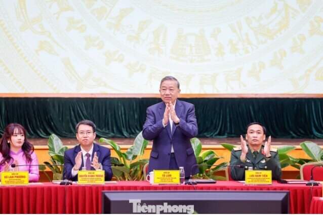 Tổng Bí thư: Không phải chỗ nào có đất là lại xây nhà, dân không còn chỗ đi lại, vui chơi