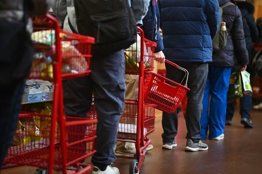 Những "hố đen" pháp lý hút cạn uy tín Trump