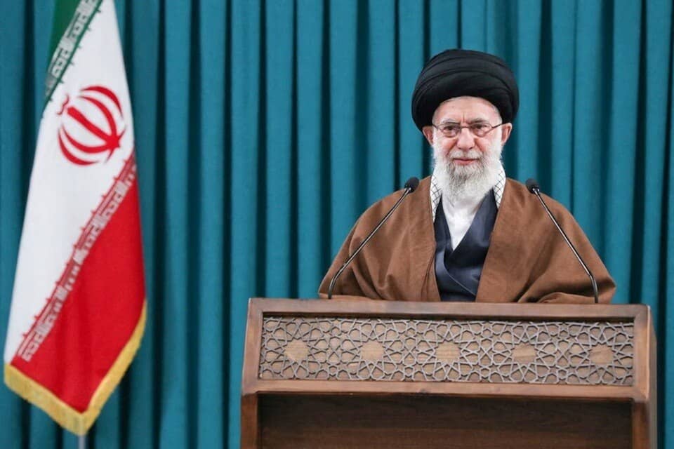 Từ răn đe quân sự đến thách thức quyền lực tối thượng Iran