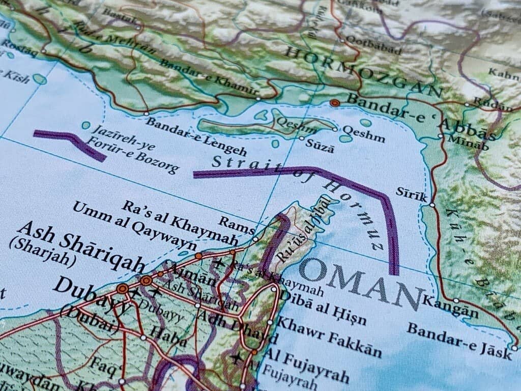 Hormuz và bóng ma khủng hoảng dầu mỏ 2026