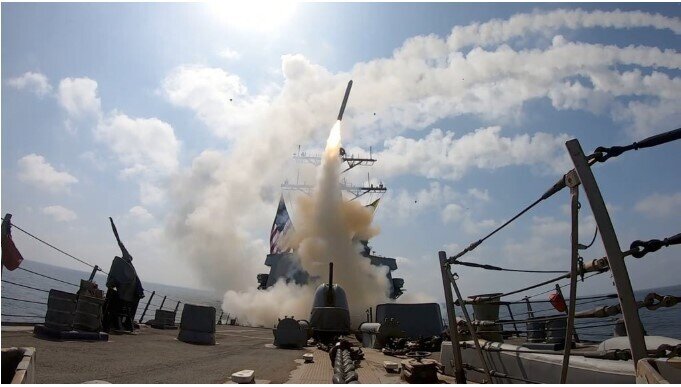 Mỹ tuyên bố đủ đạn dược để tiếp tục không kích Iran 4 - 5 tuần