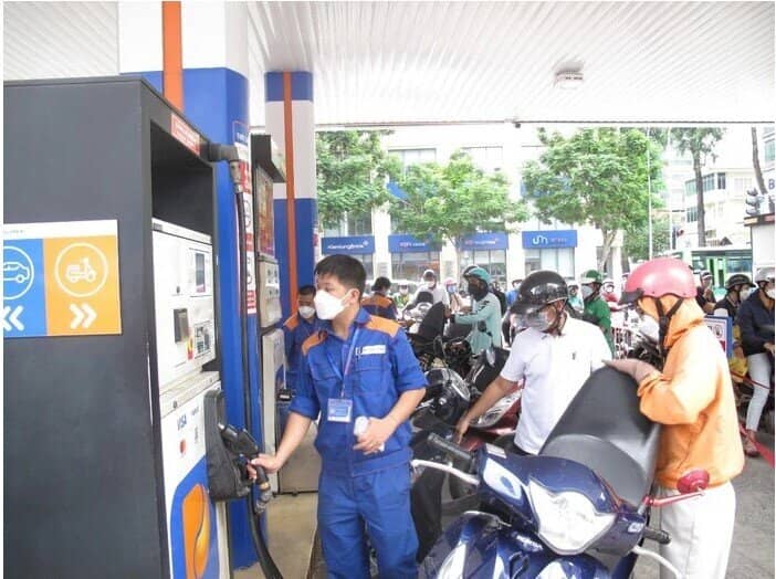 Dự báo về "cú sốc" giá xăng dầu ngày mai, dầu có thể tăng tới 3.500-4.000 đồng/lít